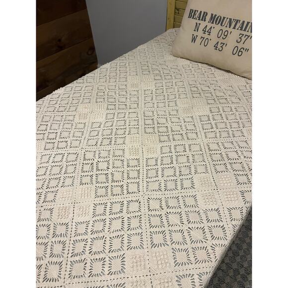 Antique Crochet Bedspread‎ Coverlet Cotton Popcorn Stitch 80x88 Cream Colored - Picture 2 of 6
